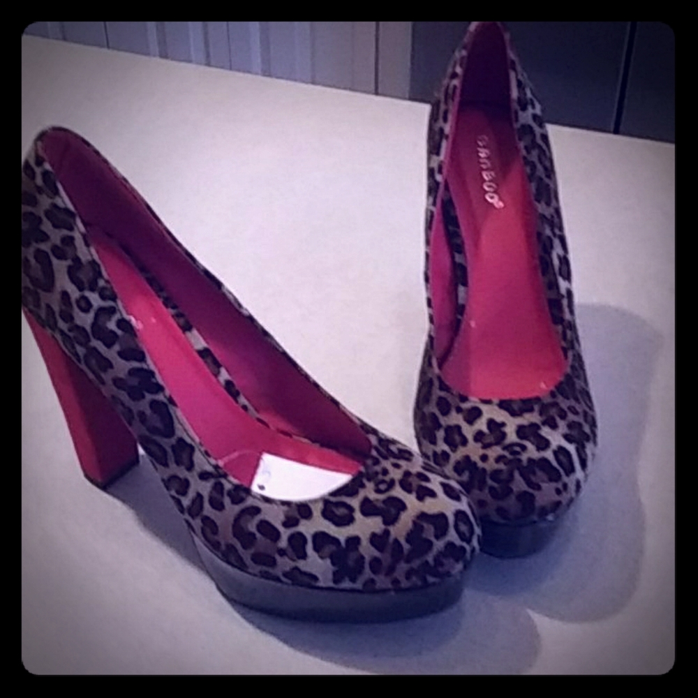 Heels shoes...